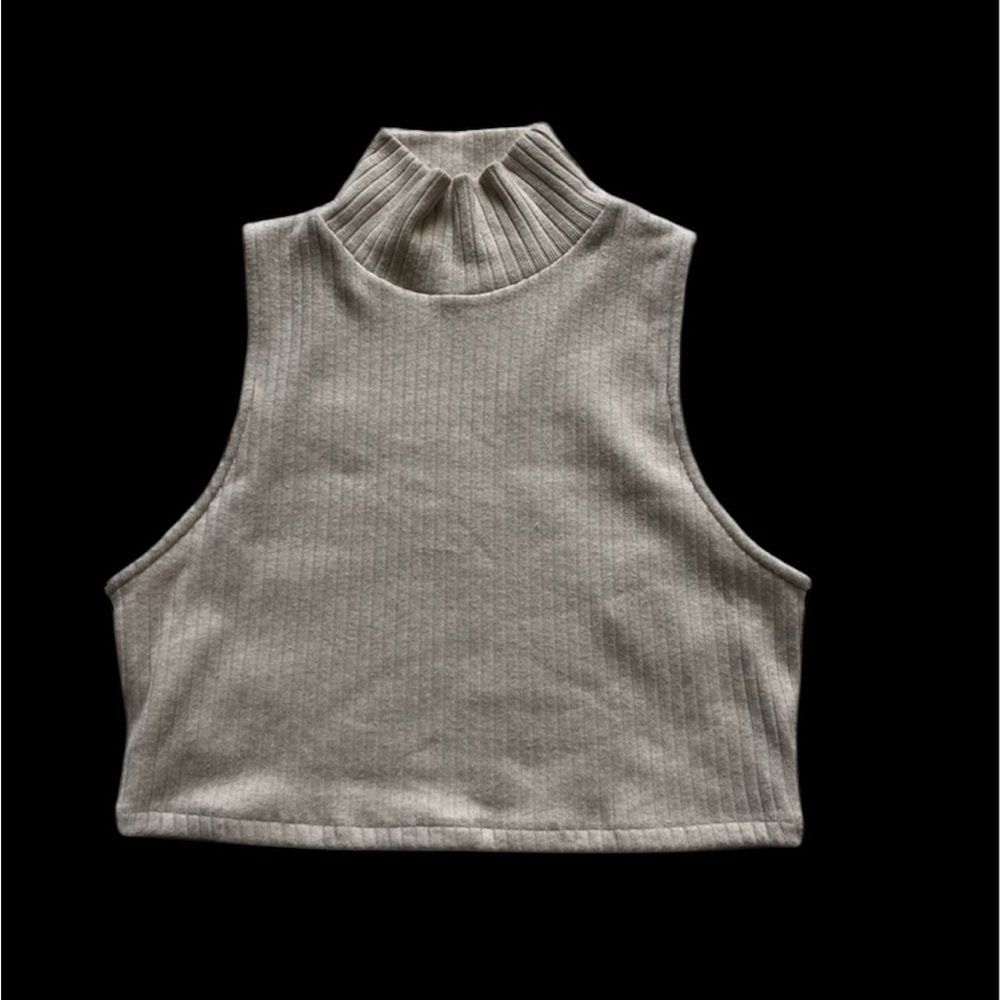 Le Lis Cream/Beige Sleeveless Ribbed Mock Neck sweater cropped TankTop size L